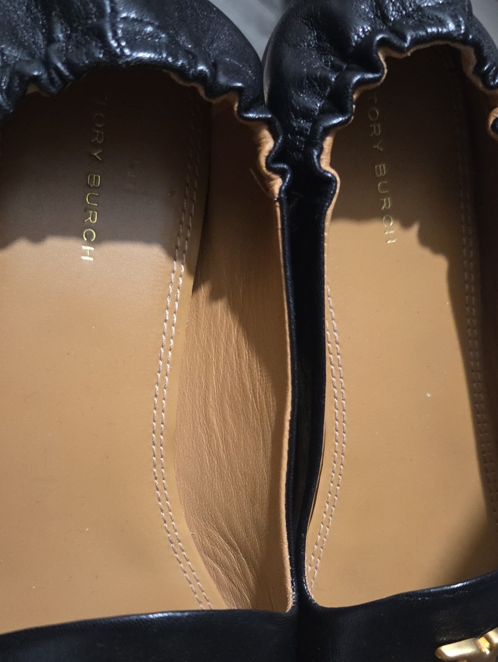 Tory Burch Black Leather Loafers with Gold Logo Medallion - Picture 5 of 5